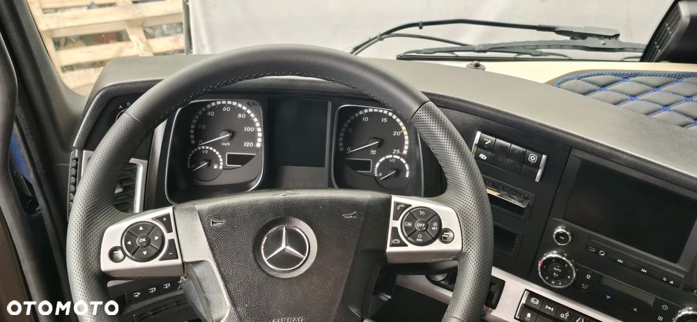 Mercedes-Benz Actros - 13