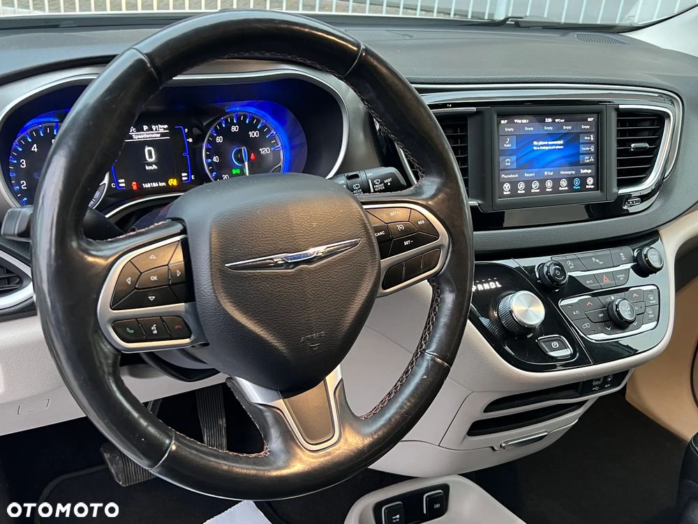 Chrysler Pacifica - 21