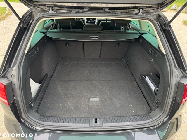Volkswagen Passat 2.0 TDI SCR DSG Elegance - 9
