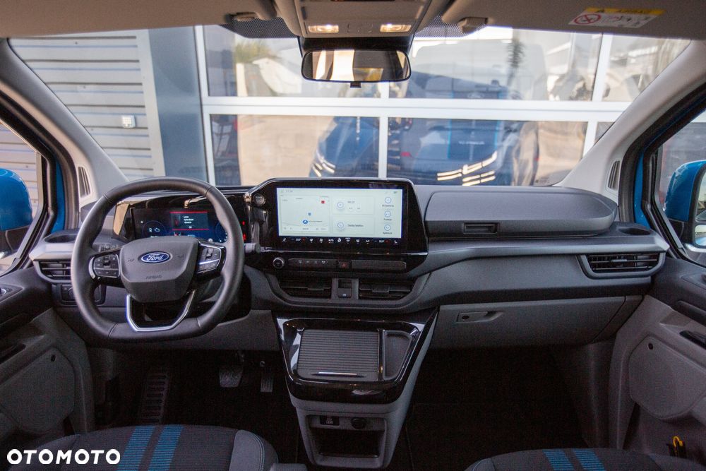 Ford Tourneo Custom - 15