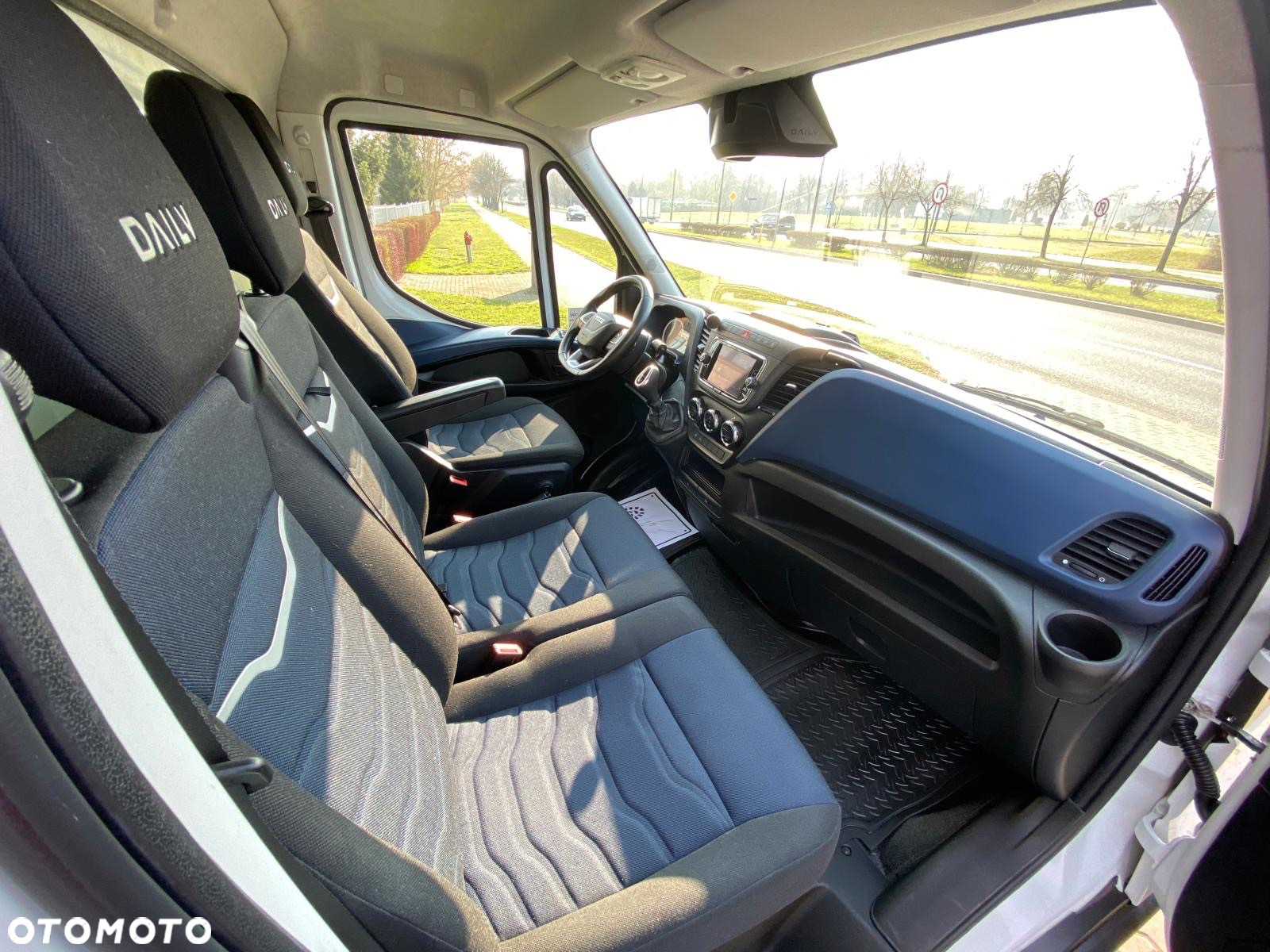 Iveco DAILY 35-160 HI-MATIC KONTENER WINDA WYSOKOŚĆ KONTENERA 2,5 M - 36