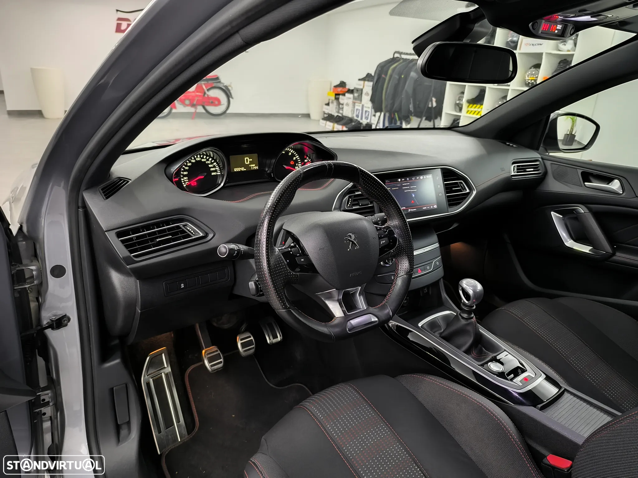 Peugeot 308 1.2 PureTech GT Line - 24