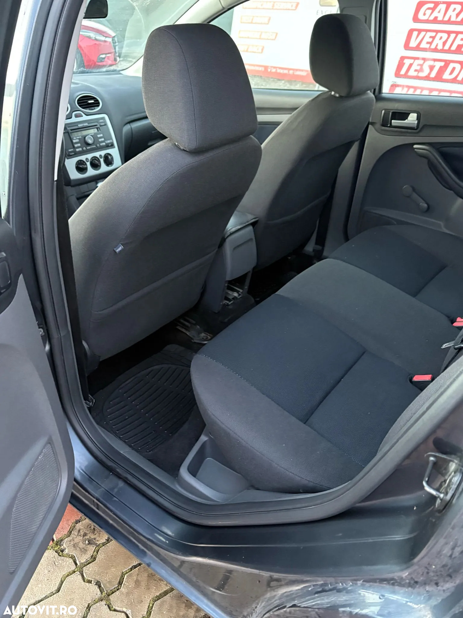 Ford Focus 1.8 TDCI Trend - 6