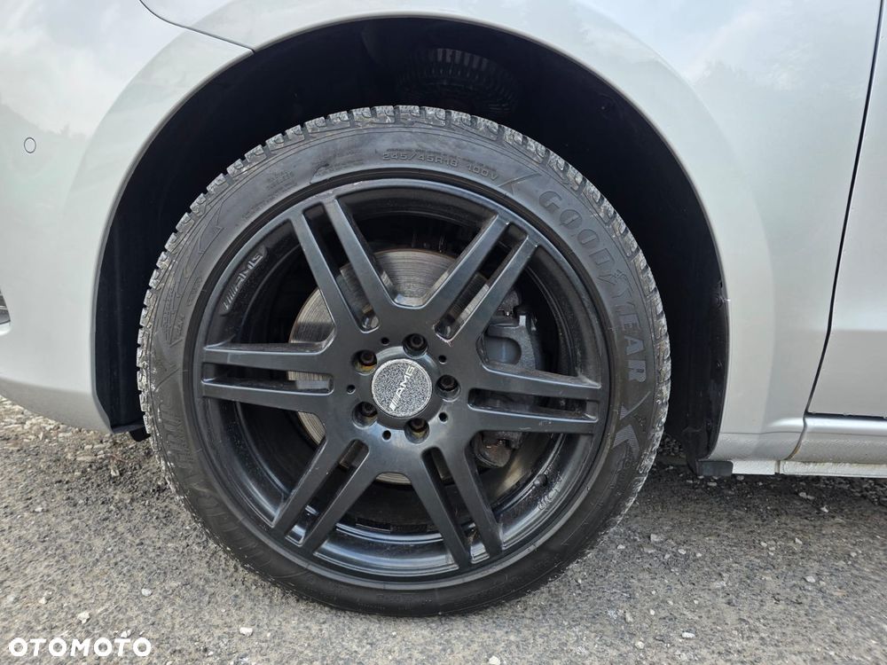 Mercedes-Benz Klasa V - 6