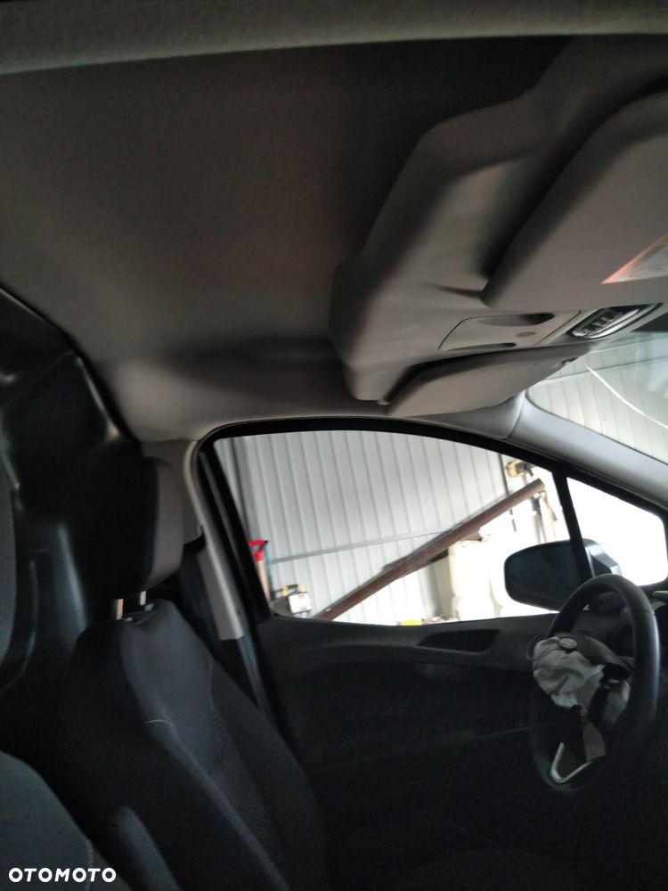 Ford Transit Courier - 12