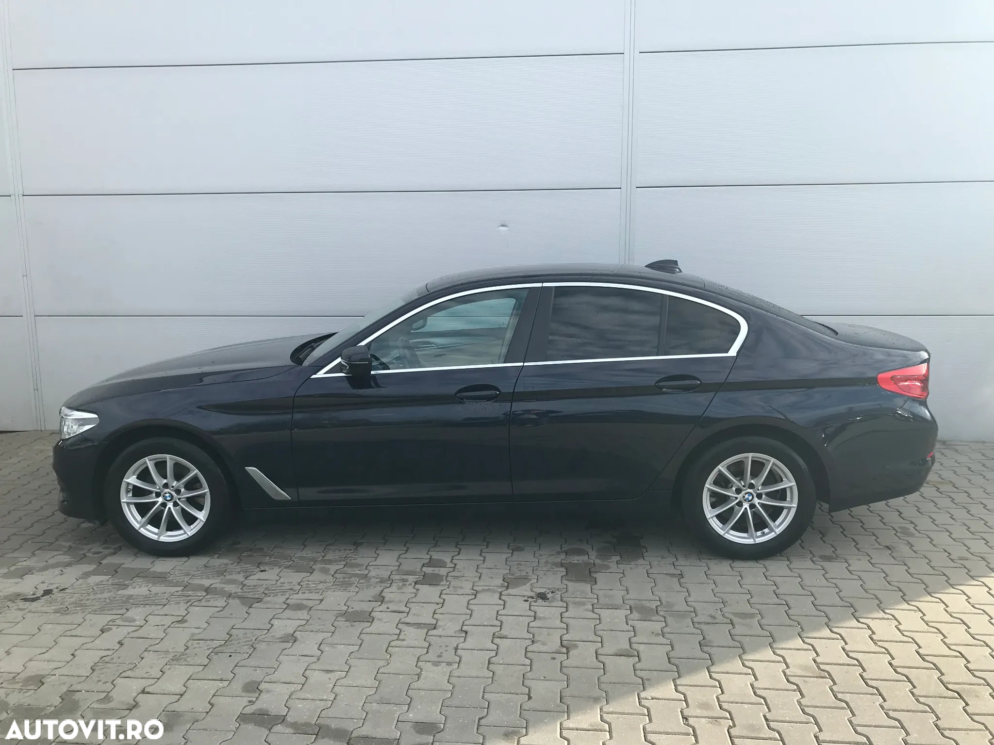 BMW Seria 5 520i Aut. - 4