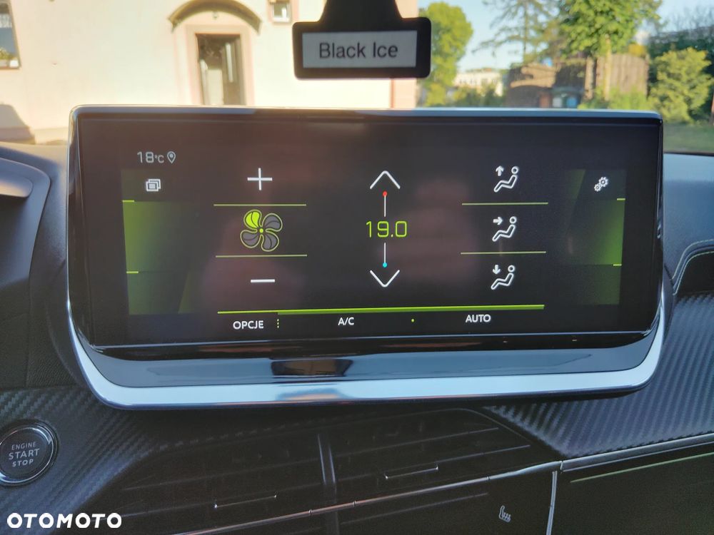 Peugeot 2008 PureTech 155 EAT8 GT - 17