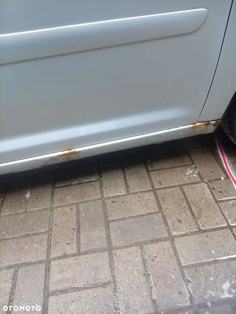 Volkswagen Touran - 13
