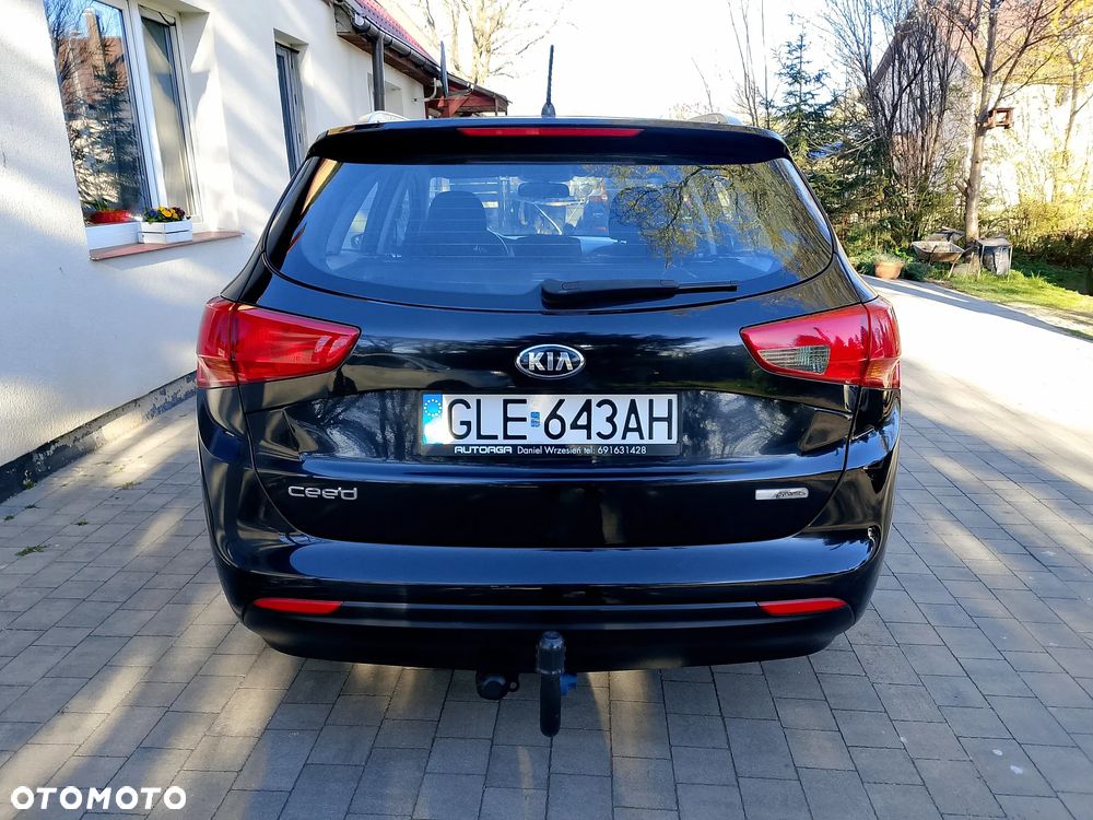Kia Ceed 1.6 CRDi 136 ISG Vision - 4