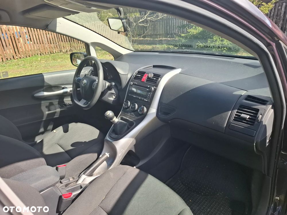 Toyota Auris 1.33 VVT-i Terra - 7