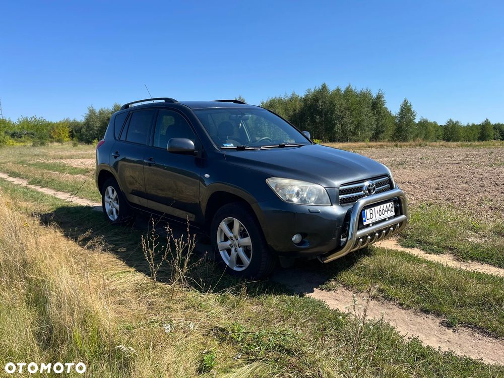 Toyota RAV4 - 1