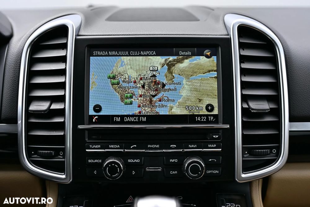 Porsche Cayenne 3.0 L - 21