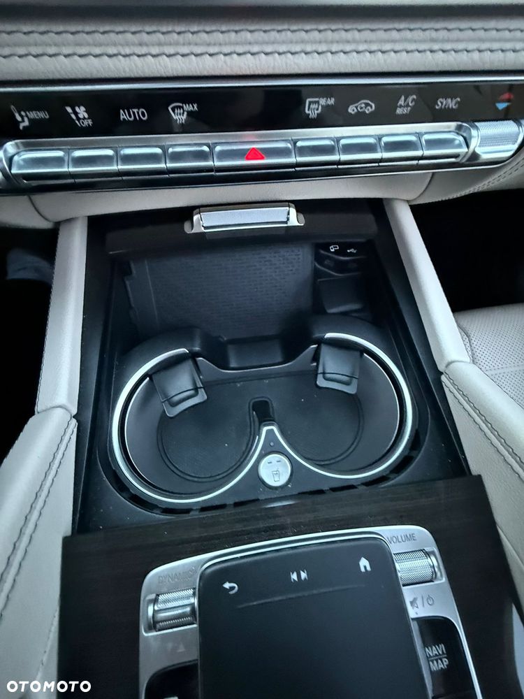 Mercedes-Benz GLS - 21
