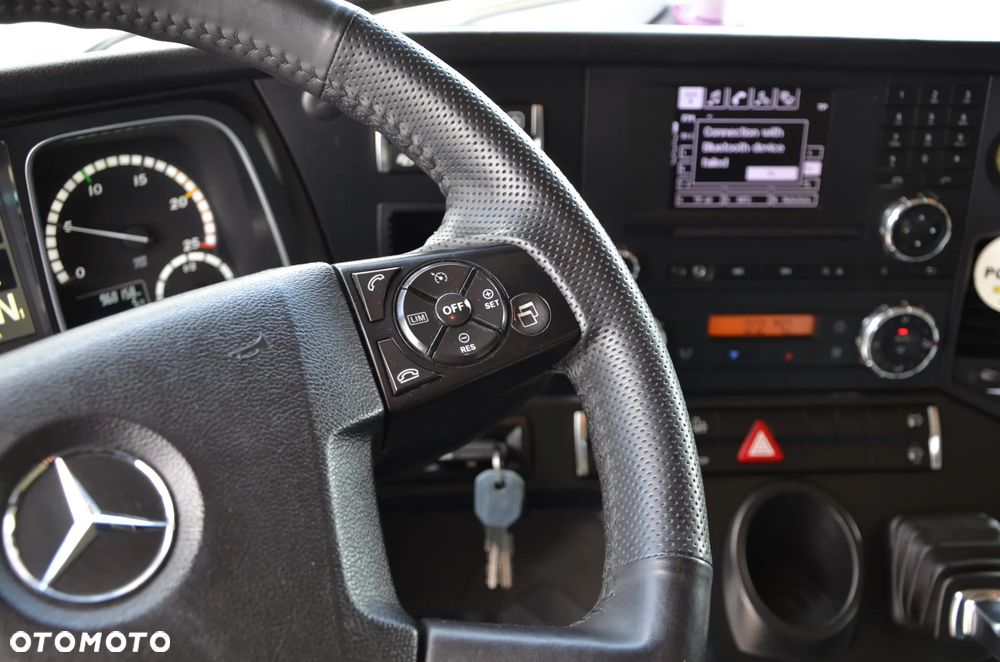 Mercedes-Benz ACTROS MP4 - 16