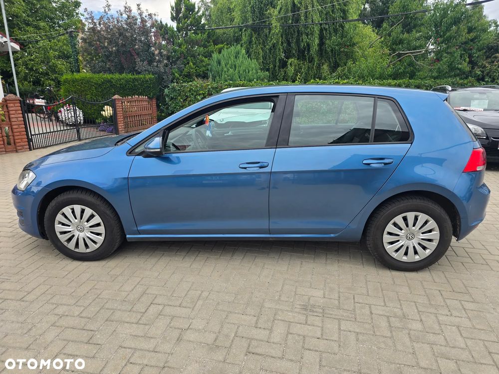 Volkswagen Golf - 6