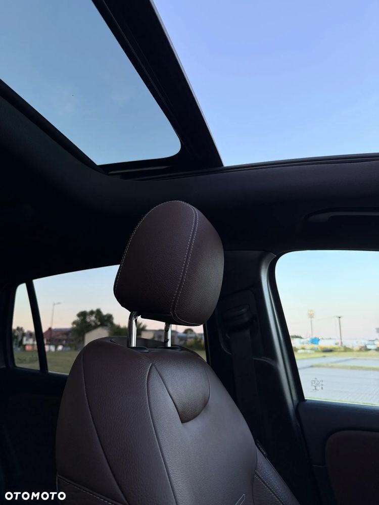 Mercedes-Benz GLA - 21