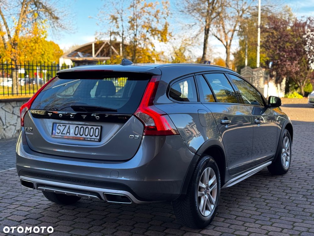 Volvo V60 Cross Country 2017 photo 5