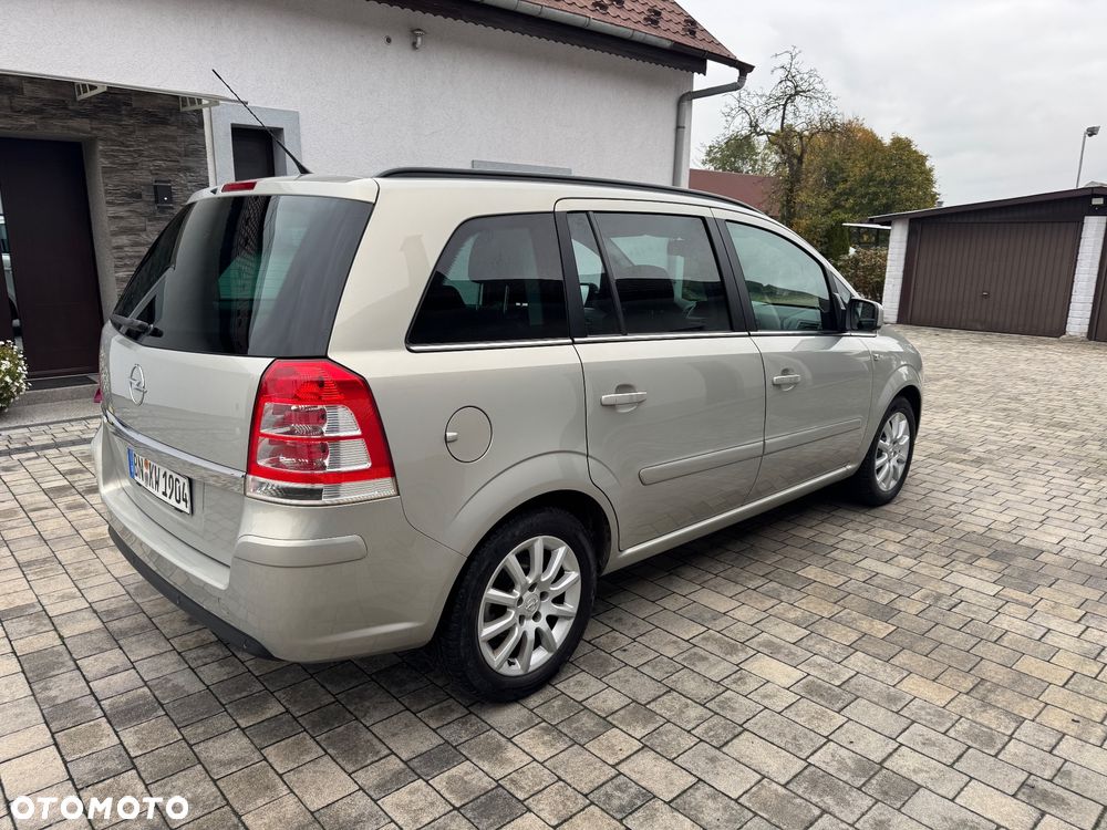Opel Zafira 2011 photo 4