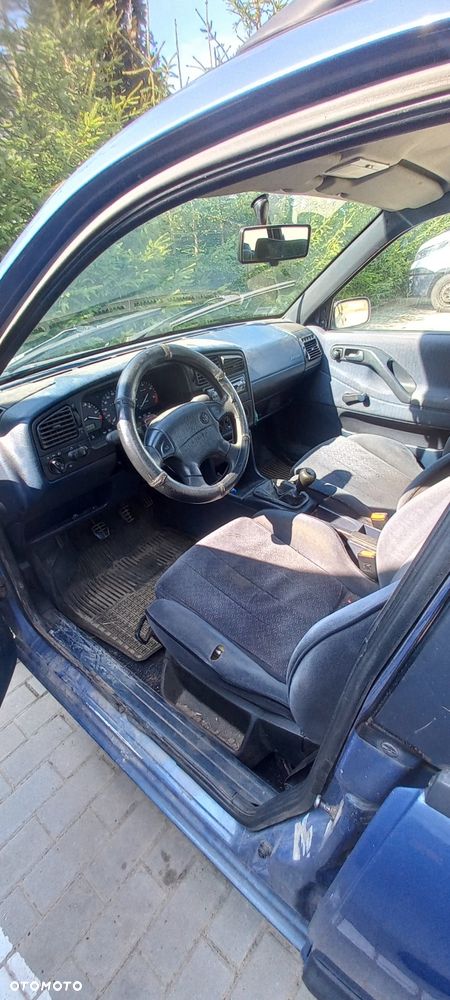 Volkswagen Passat - 2