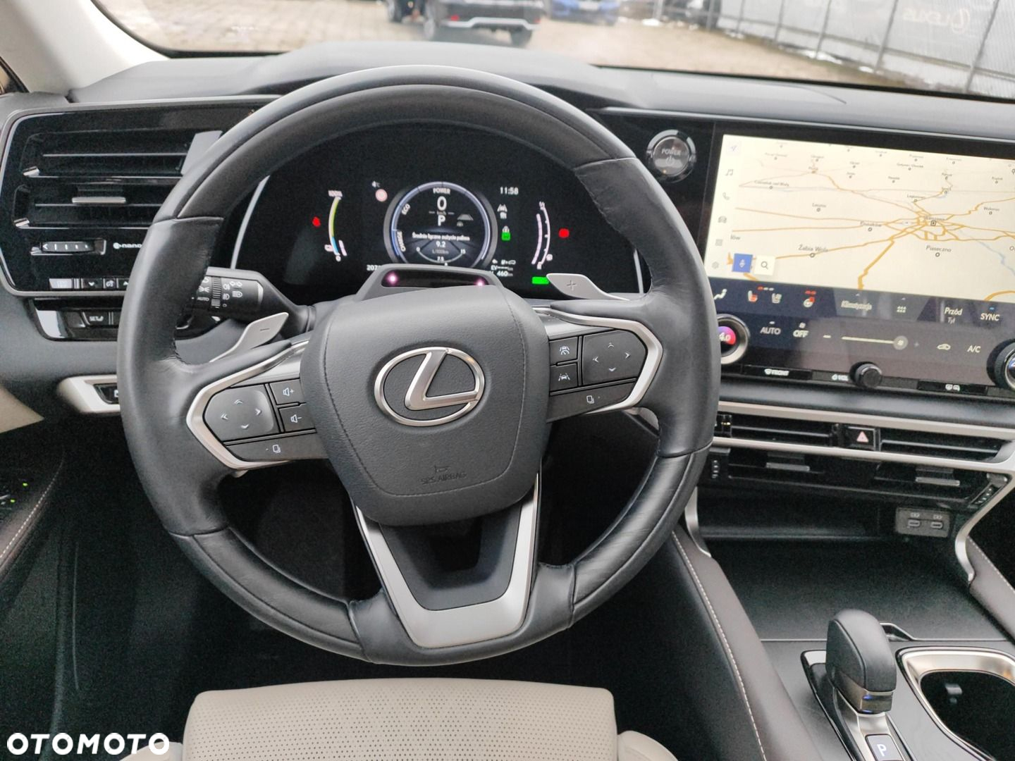 Lexus RX 450h+ Omotenashi - 18