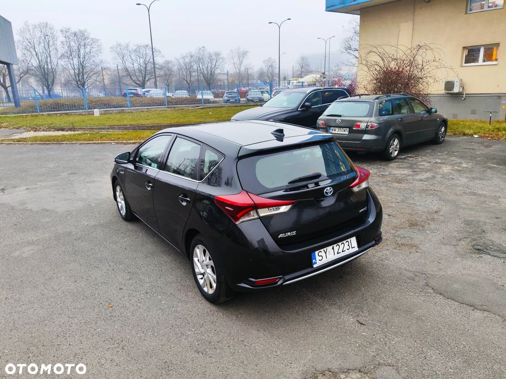 Toyota Auris Hybrid 135 Prestige - 6