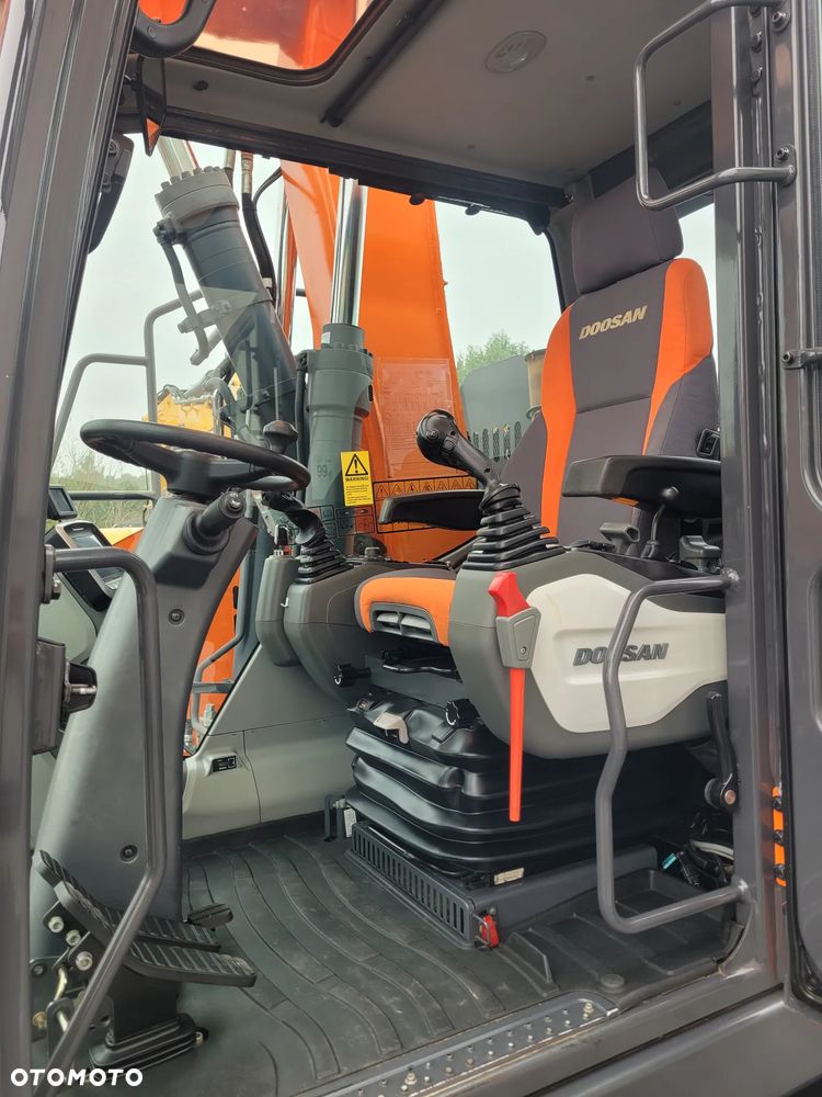 Doosan DX-165W / ROTOTILT ze szczypcami / compact / - 23