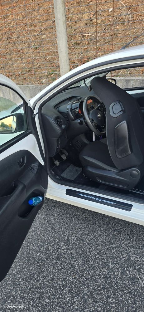 Toyota Aygo 1.0 X-Play - 12