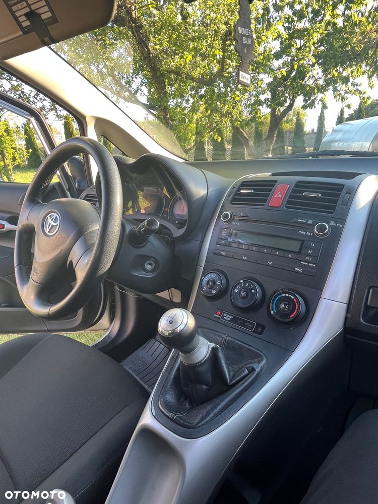 Toyota Auris 1.4 D-4D Luna - 12