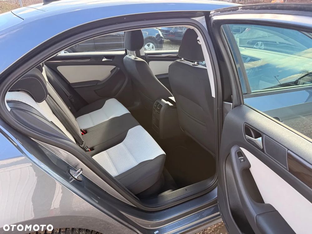 Volkswagen Jetta 2.0 TDI DPF BMT Comfortline - 23