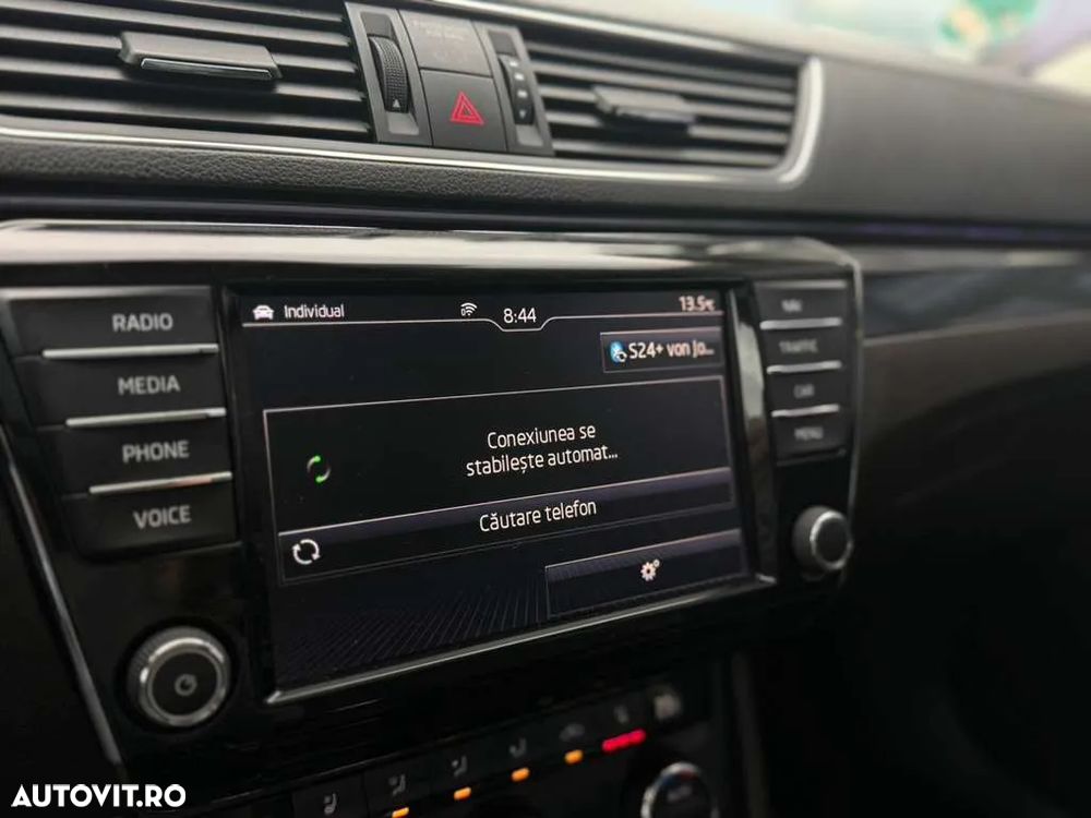 Skoda Superb Combi 2.0 TDI DSG Laurin & Klement - 28