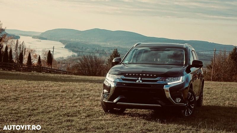 Mitsubishi Outlander 2.0 4WD Plug-In Hybrid Top - 1