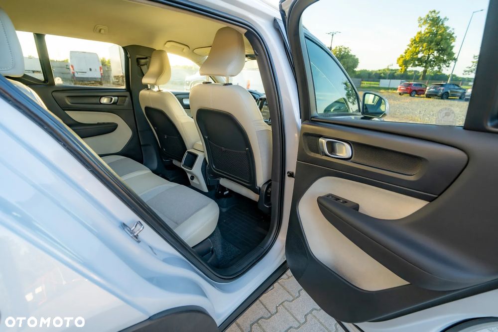Volvo XC 40 - 32