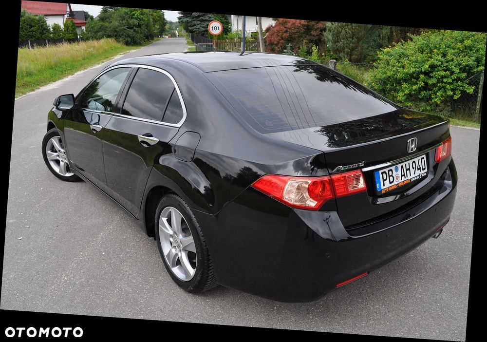 Honda Accord 2.0 Elegance 50 Jahre Edition - 6