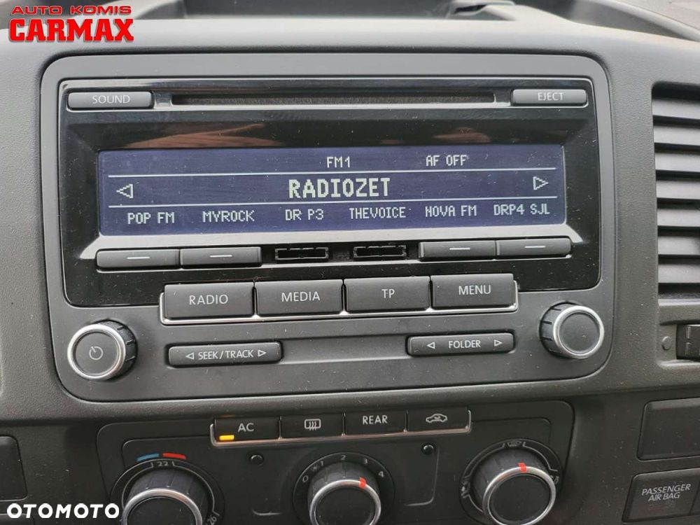 Volkswagen Caravelle - 14