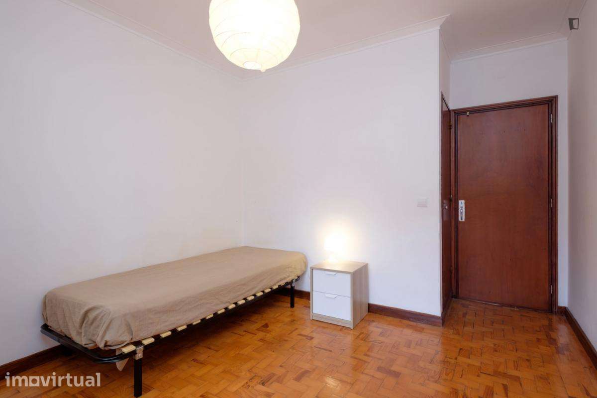 Quarto - localizado em Norton de Matos Coimbra - Grande imagem: 2/26