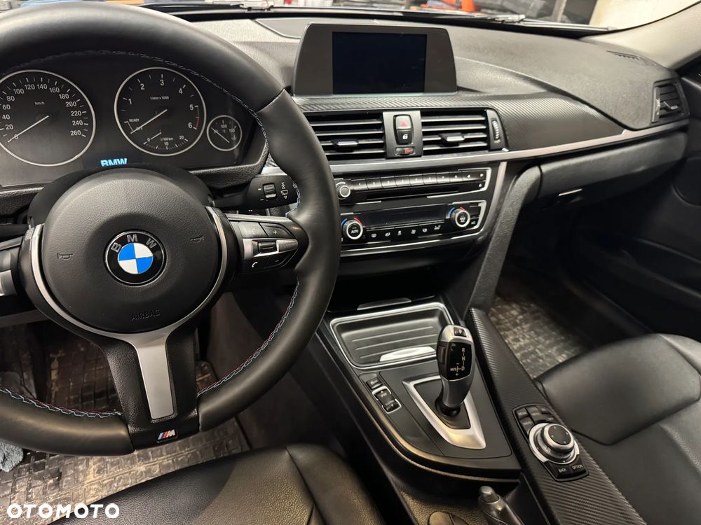BMW Seria 3 325d Luxury Line - 12