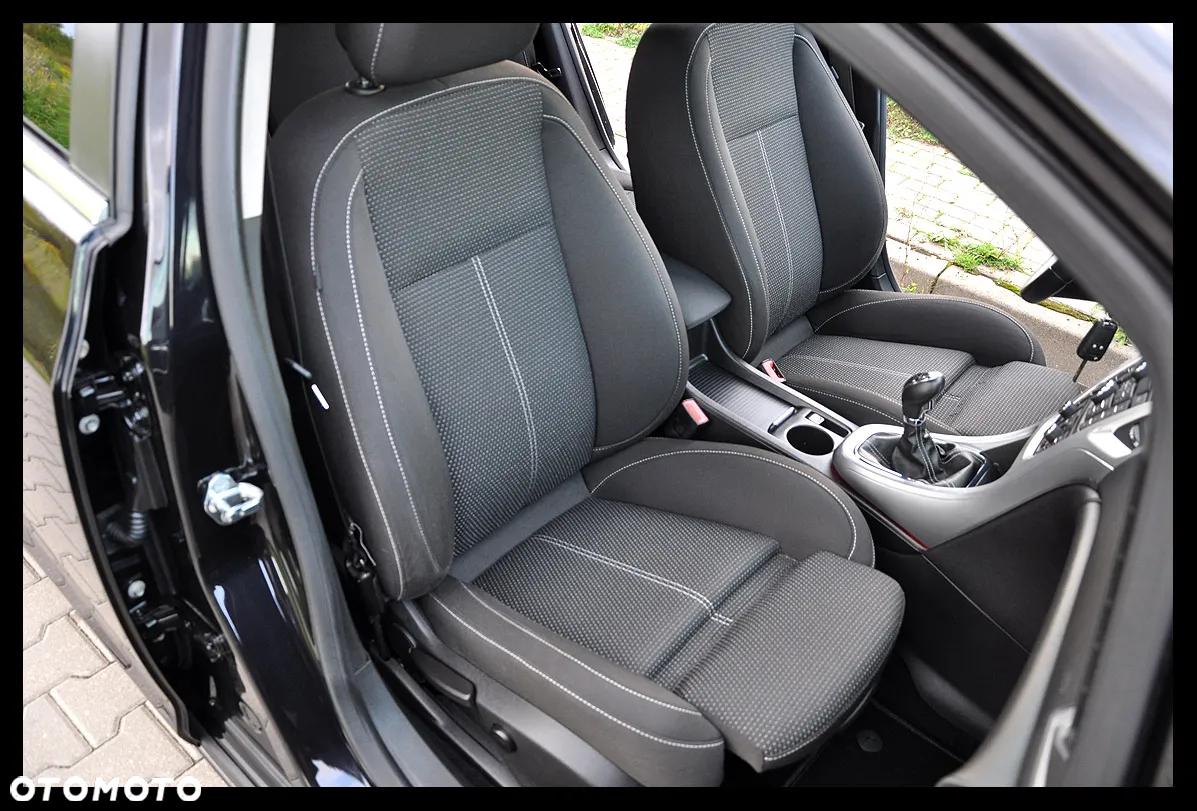 Opel Astra 1.4 Turbo Innovation - 25