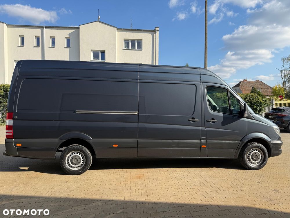 Mercedes-Benz Sprinter 319 - 9