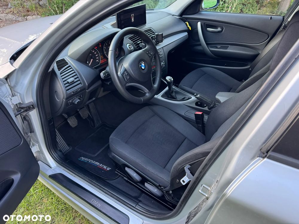 BMW Seria 1 116i - 14
