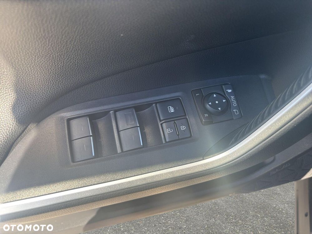 Toyota RAV4 - 10