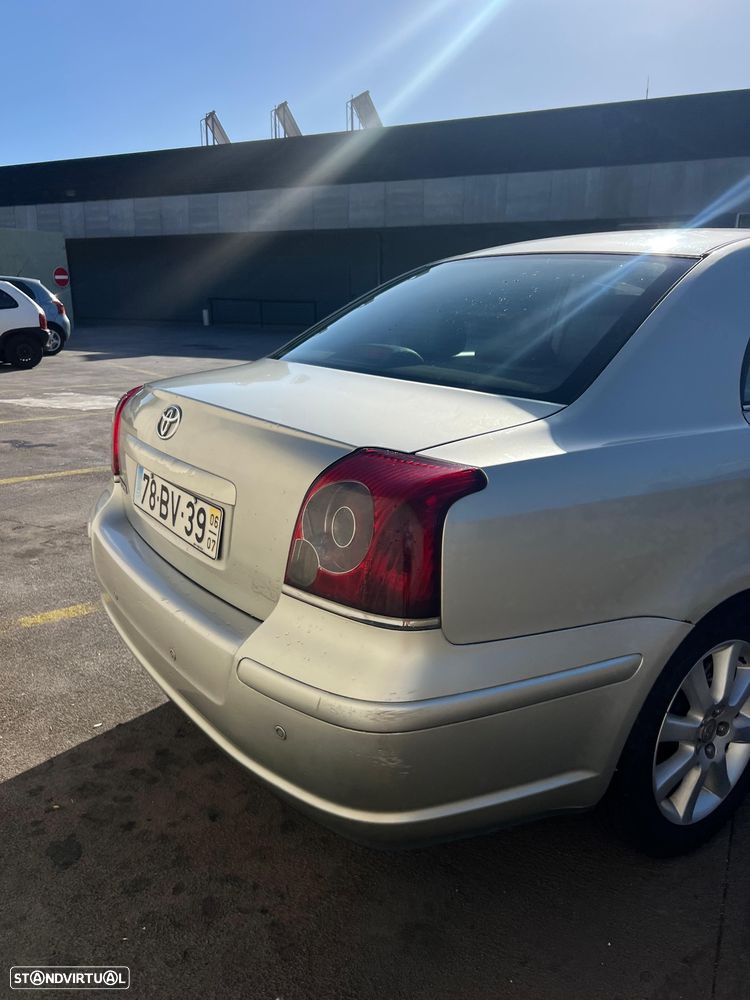 Toyota Avensis SD 2.0 D-4D - 9