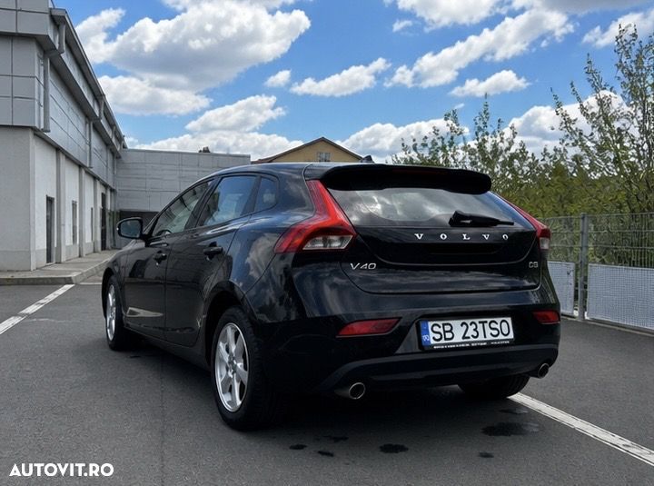 Volvo V40 D3 Basic - 2