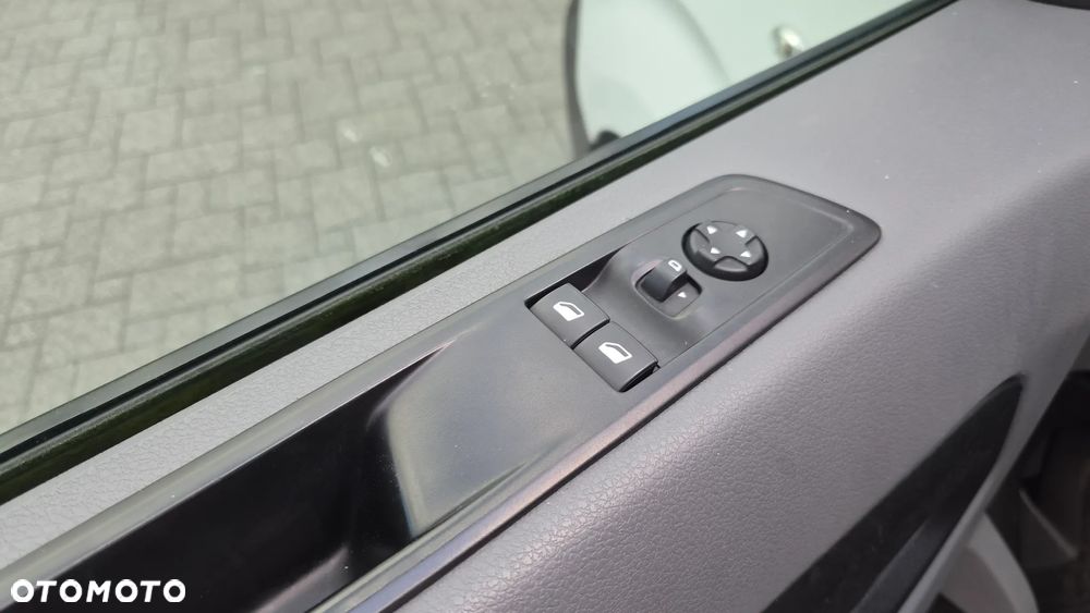 Opel Vivaro - 15