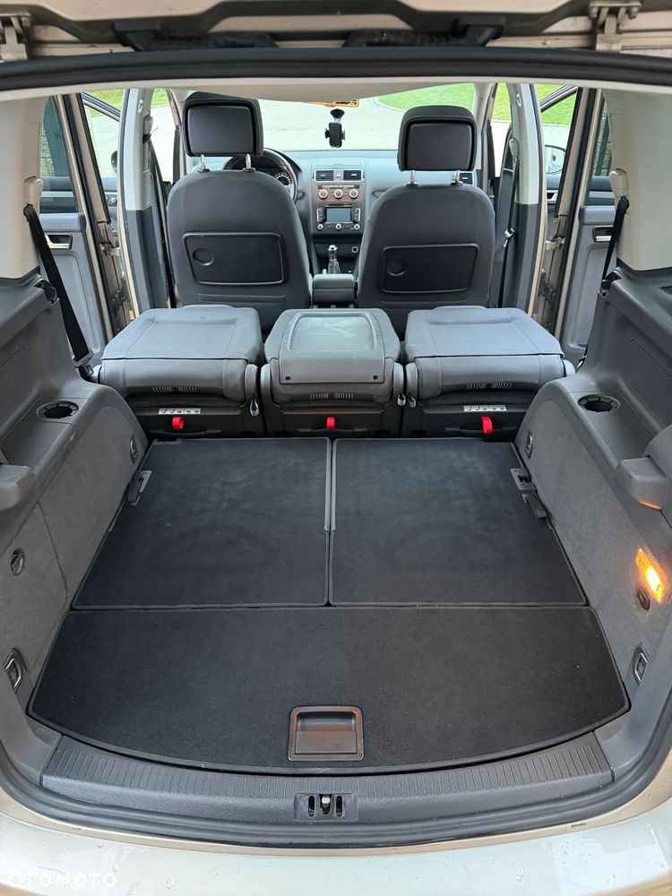 Volkswagen Touran 1.6 TDI DPF MATCH - 27