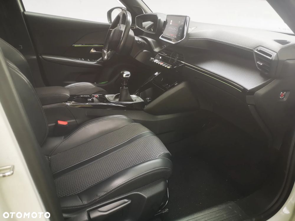 Peugeot 2008 1.2 PureTech GT Line S&S - 23