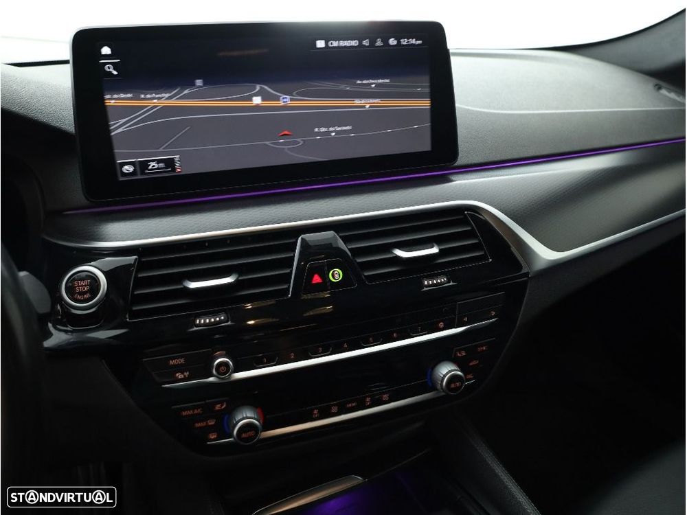 BMW 520 d Pack Desportivo M Auto - 20