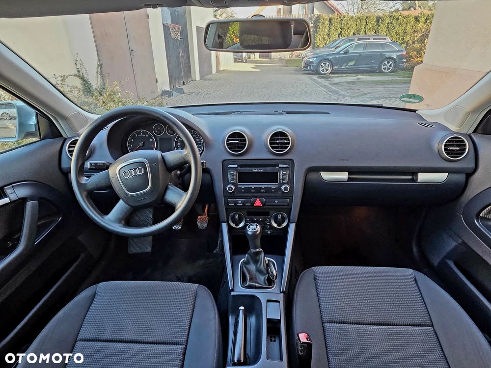 Audi A3 3-drzwiowe 1.6 Attraction - 4