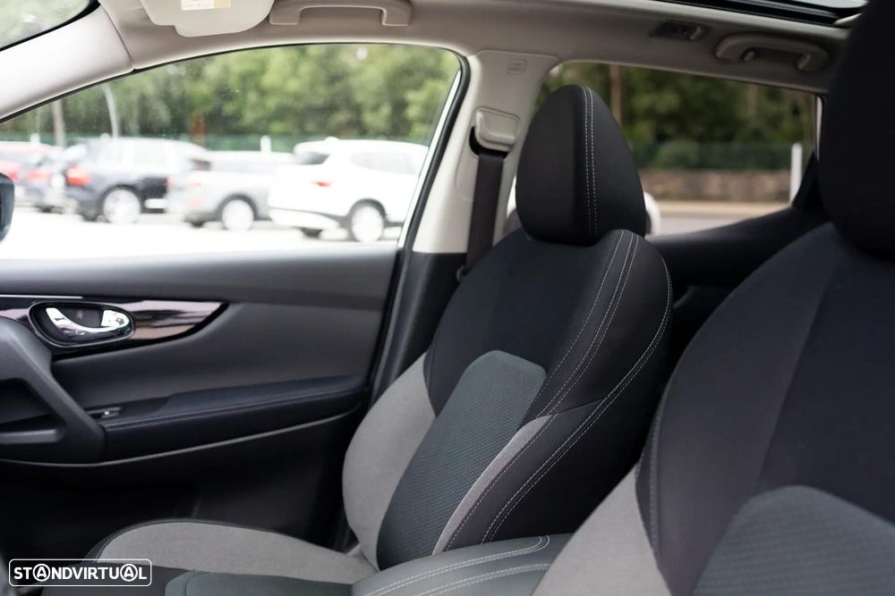 Nissan Qashqai 1.5 dCi N-Connecta DCT - 38