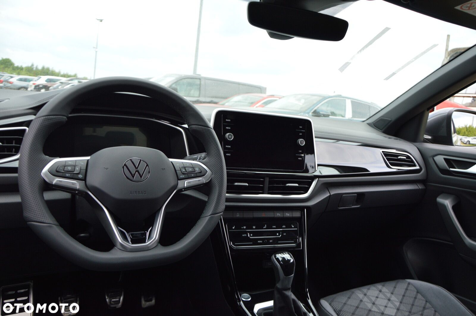 Volkswagen T-Roc - 12