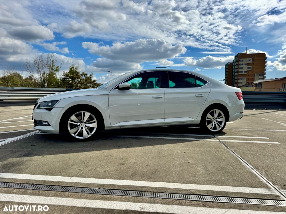 Skoda Superb 2.0 TDI DSG Ambition - 2